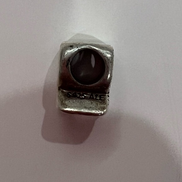 Pandora R initial charm - Picture 2 of 2